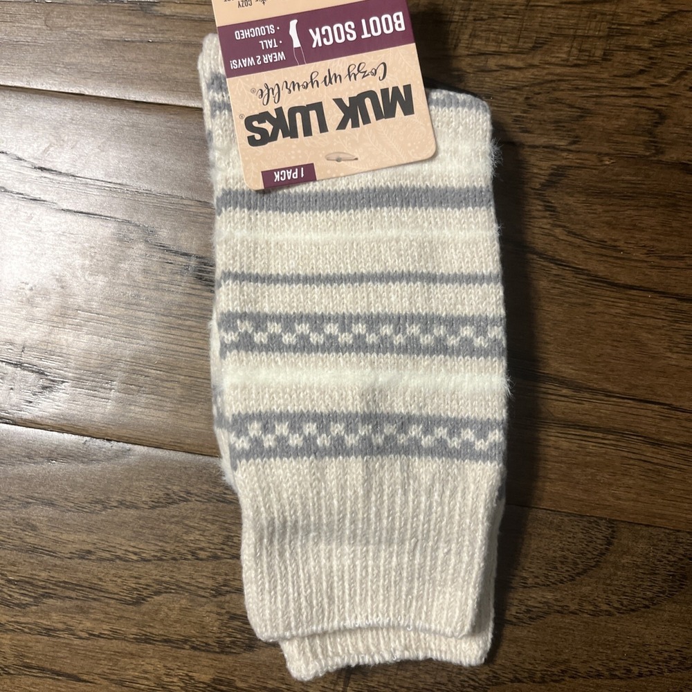 MUK LUKS Taupe Gray Crew Boot Socks Shoe Size Women's 6-11 Men's 6-10 NWT - Picture 2 of 4